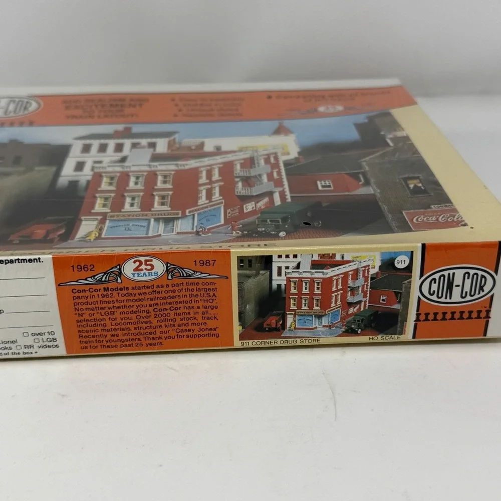 Con-cor Corner Drug Store HO Scale #911 Brand New Sealed